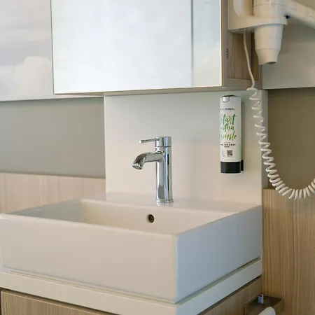 My Cloud Transit - Guests With International Flight Only! Hotel