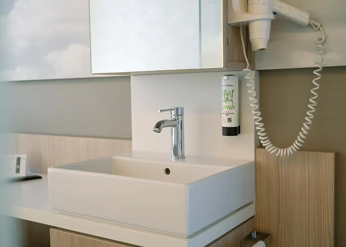 My Cloud Transit - Guests With International Flight Only! Hotel