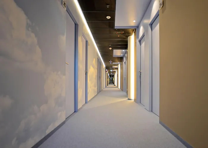 My Cloud Transit - Guests With International Flight Only! 2*